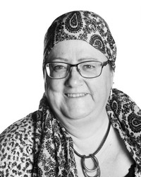 Porträttbild på Elisabeth Peltola