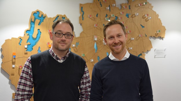 till vänster: Per Hansson, infrastrukturstrateg. Till höger: Daniel Malmqvist, tf projektledare för sjukhusbyggets trafik- och infrastrukturfrågor.
